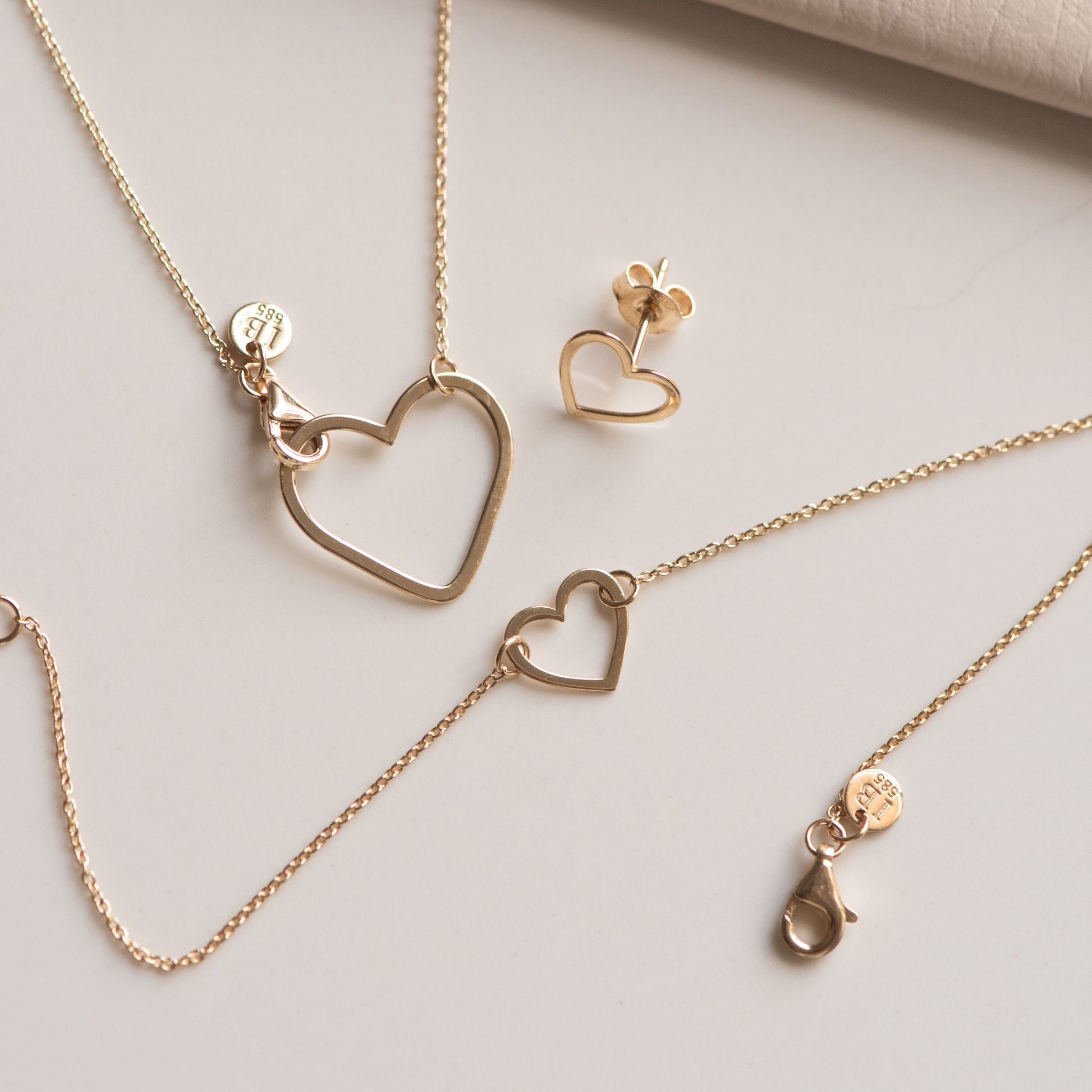 Belleville Amore 14 karat gold necklace with heart -  - Isabel Bernard