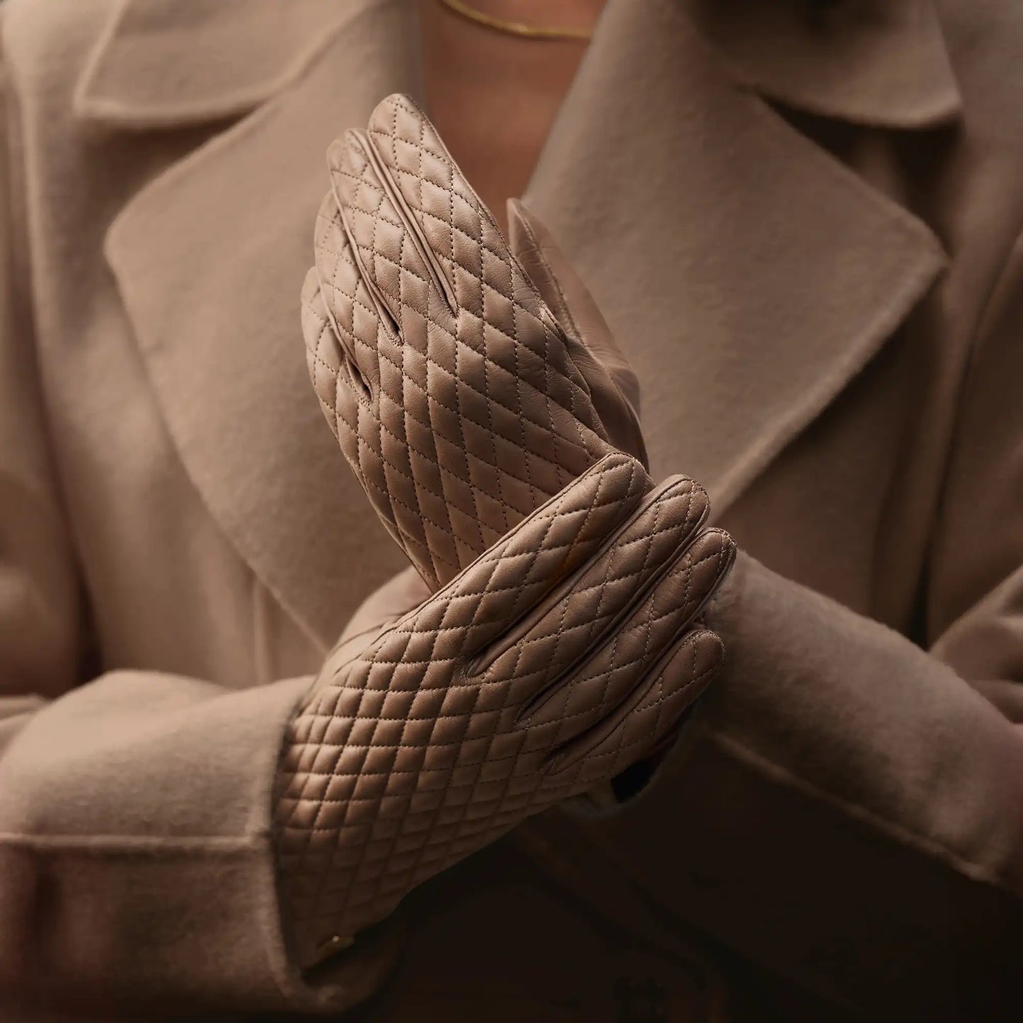 Honoré Rosette taupe goatskin leather gloves -  - Isabel Bernard