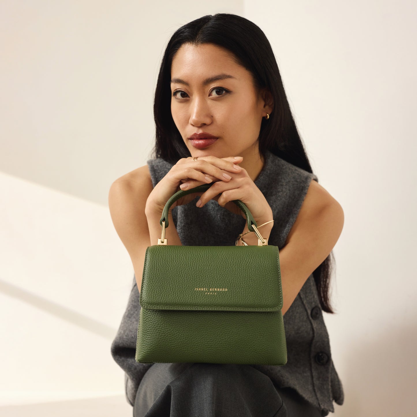 Femme Forte Heline green calfskin leather handbag - - Isabel Bernard