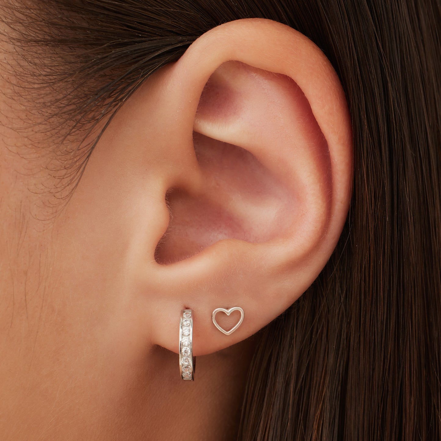 Saint Germain Amore 14 karat white gold ear studs with heart -  - Isabel Bernard