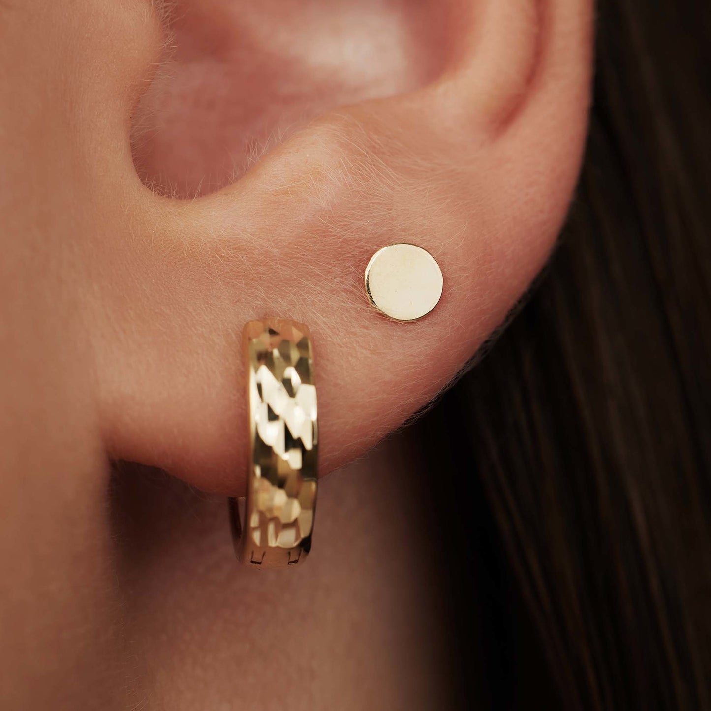 Le Marais Jeanne 14 karat gold ear studs with coin -  - Isabel Bernard