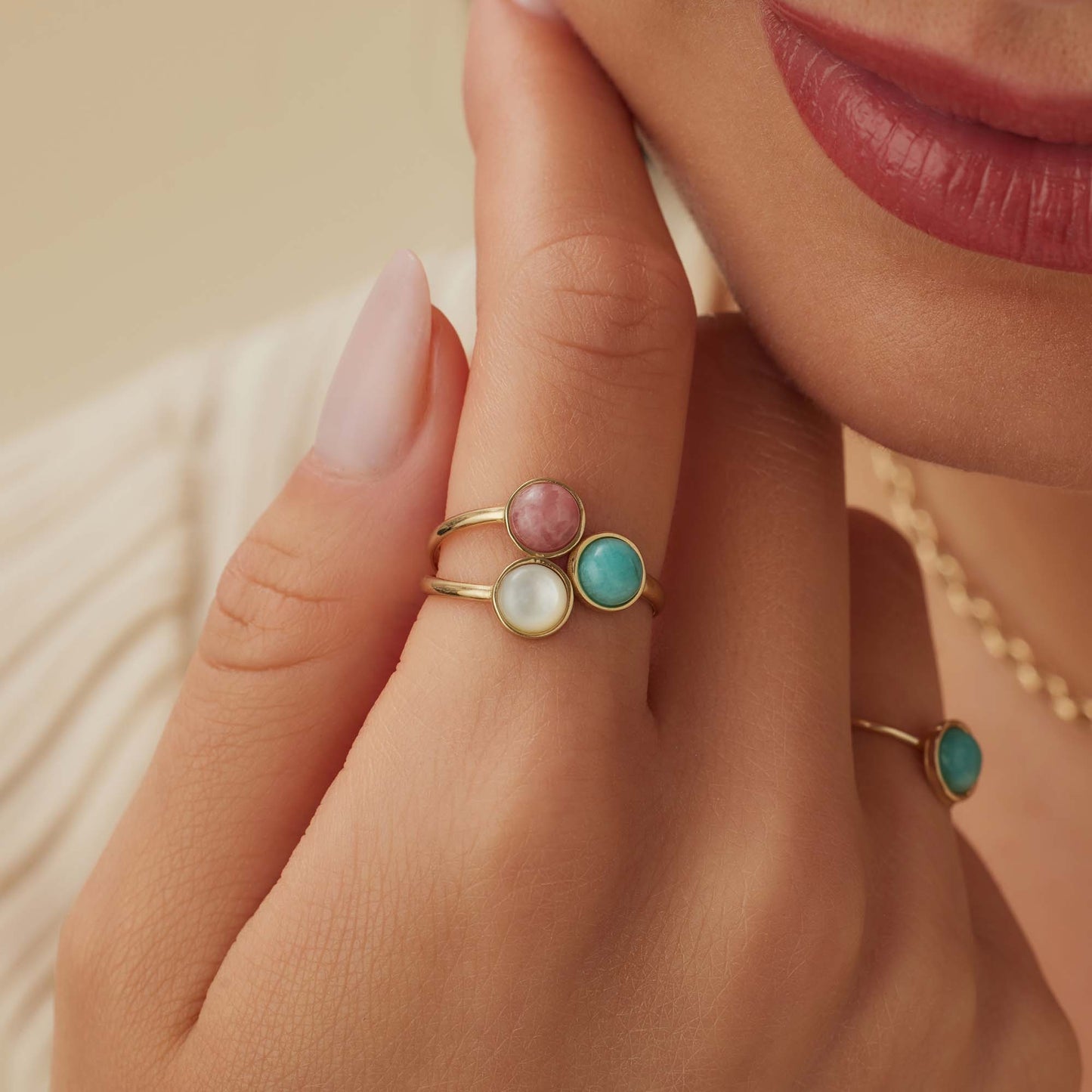 Belleville Cachet 14 karat gold ring with rose quartz, amazonite and mother of pearl gemstones -  - Isabel Bernard