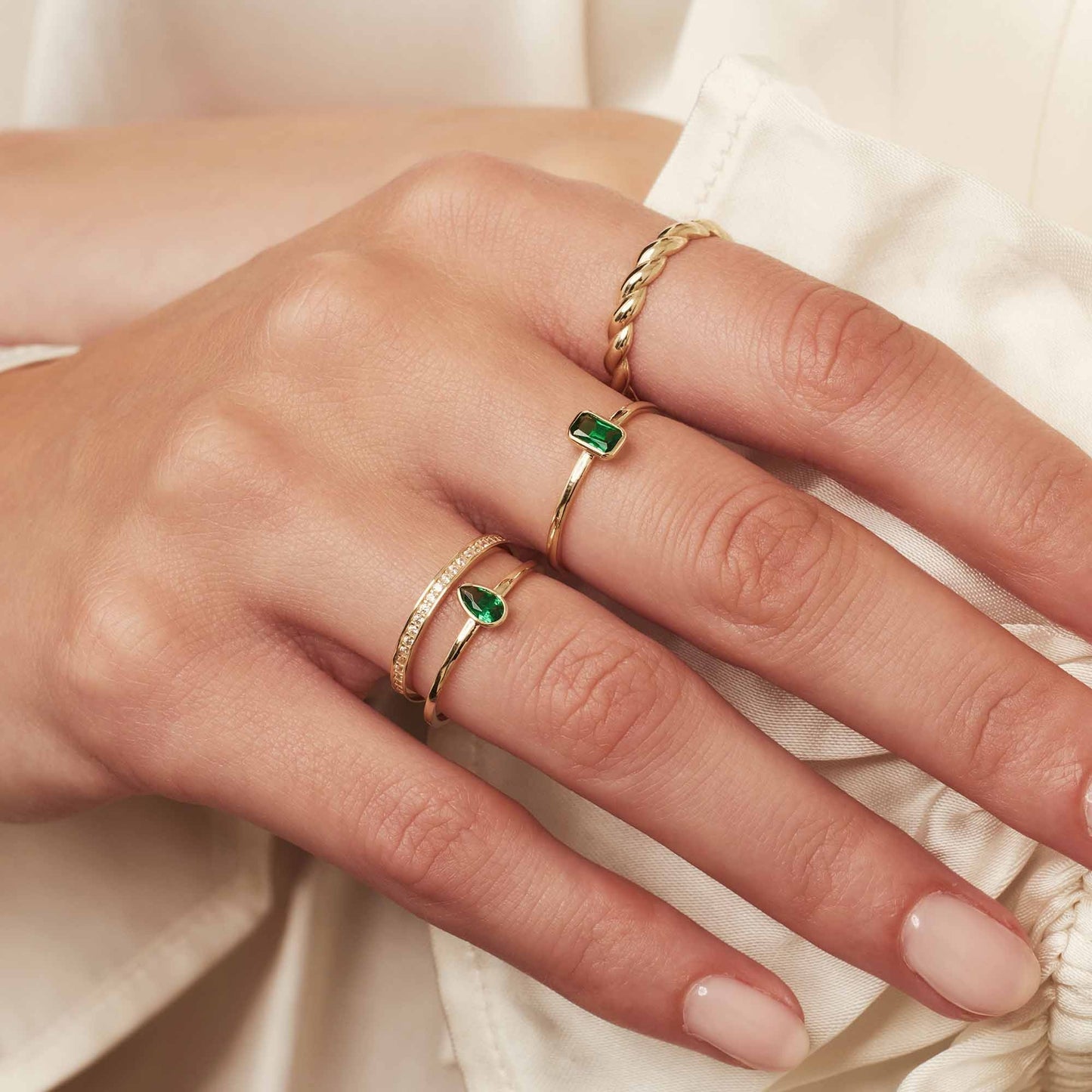 Baguette Olivia 14 karat gold ring with green zirconia -  - Isabel Bernard