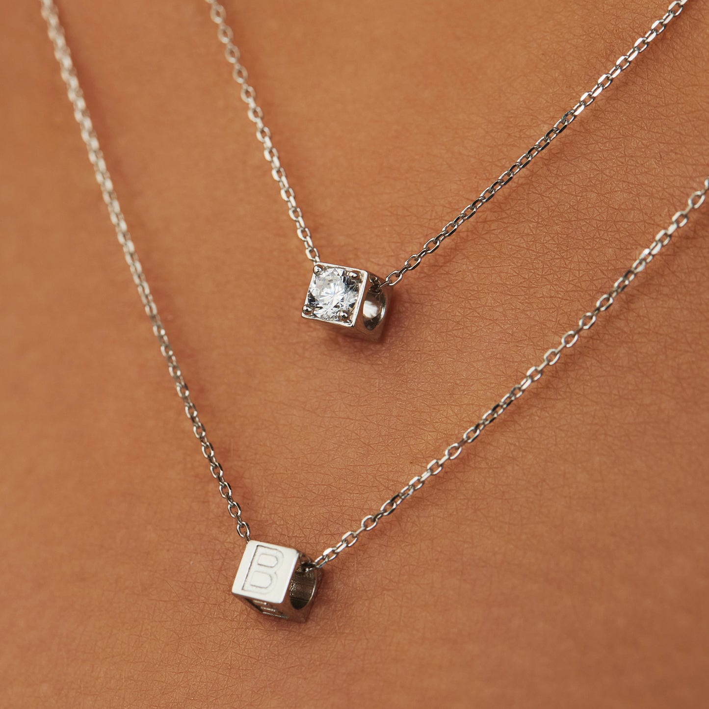 Cadeau d'Isabel 14 karat white gold cube initial charm with letter and white gold necklace gift set - - Isabel Bernard