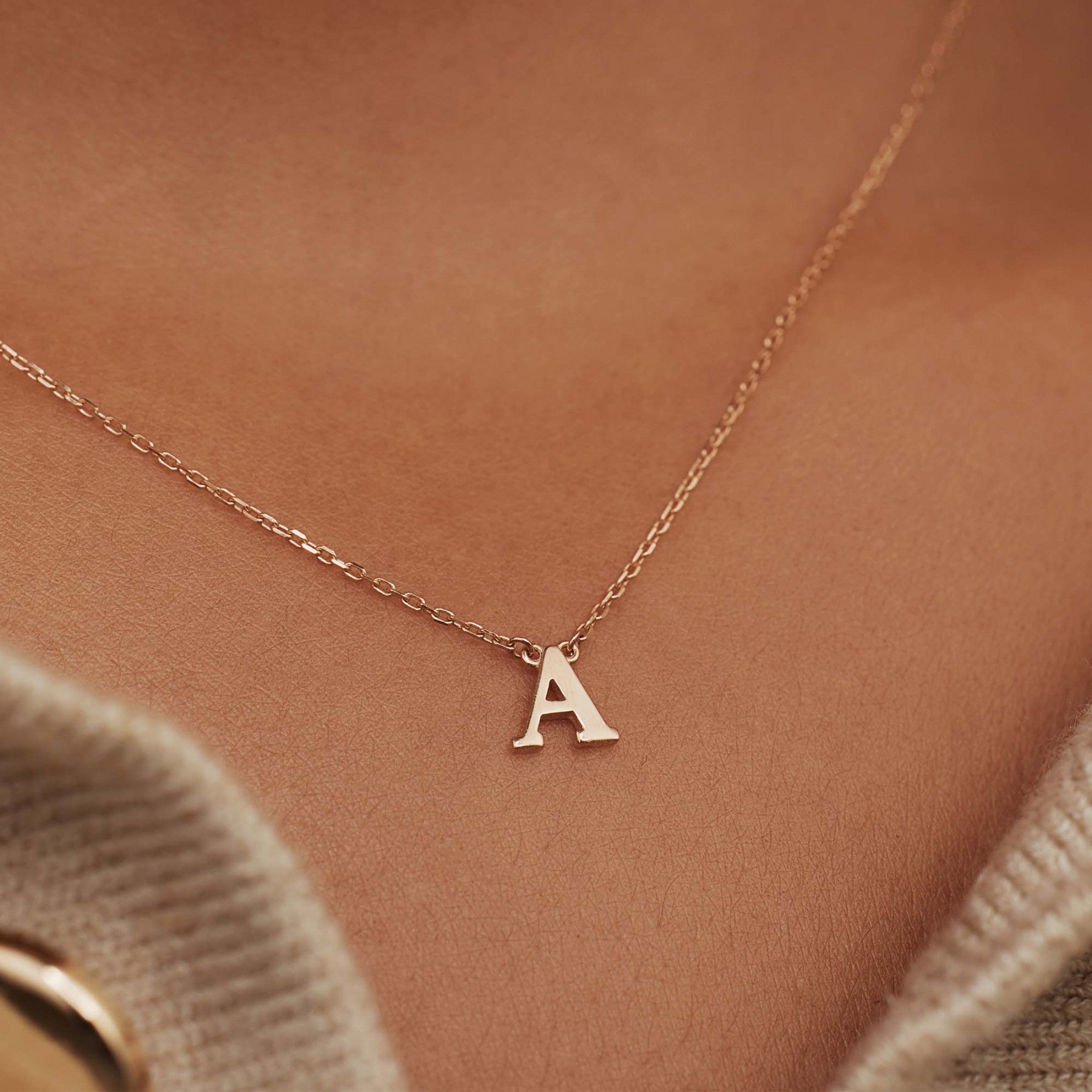 La Concorde Chloé 14 karat rose gold initial collier with letter -  - Isabel Bernard