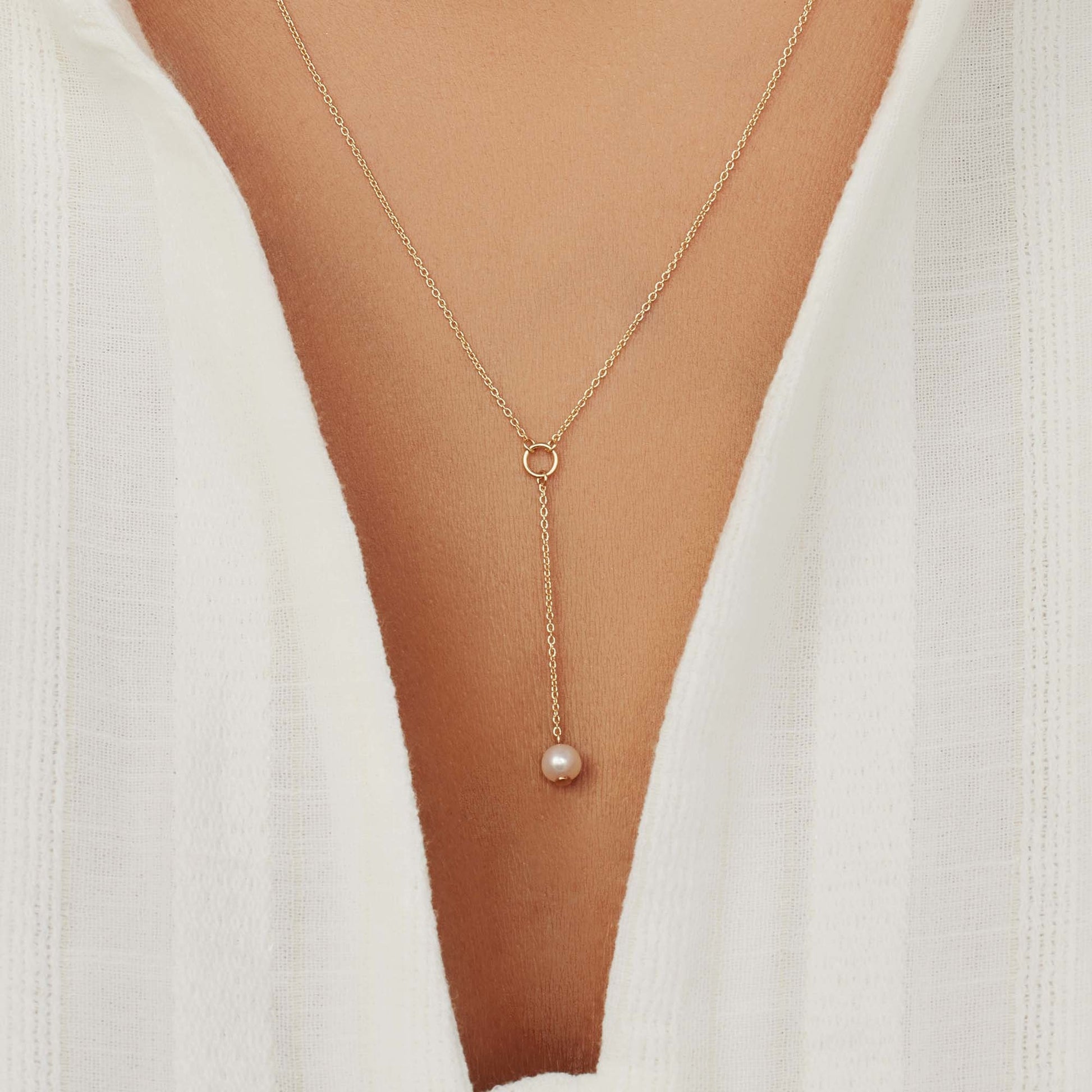 Belleville Luna 14 karat gold necklace with freshwater pearl -  - Isabel Bernard