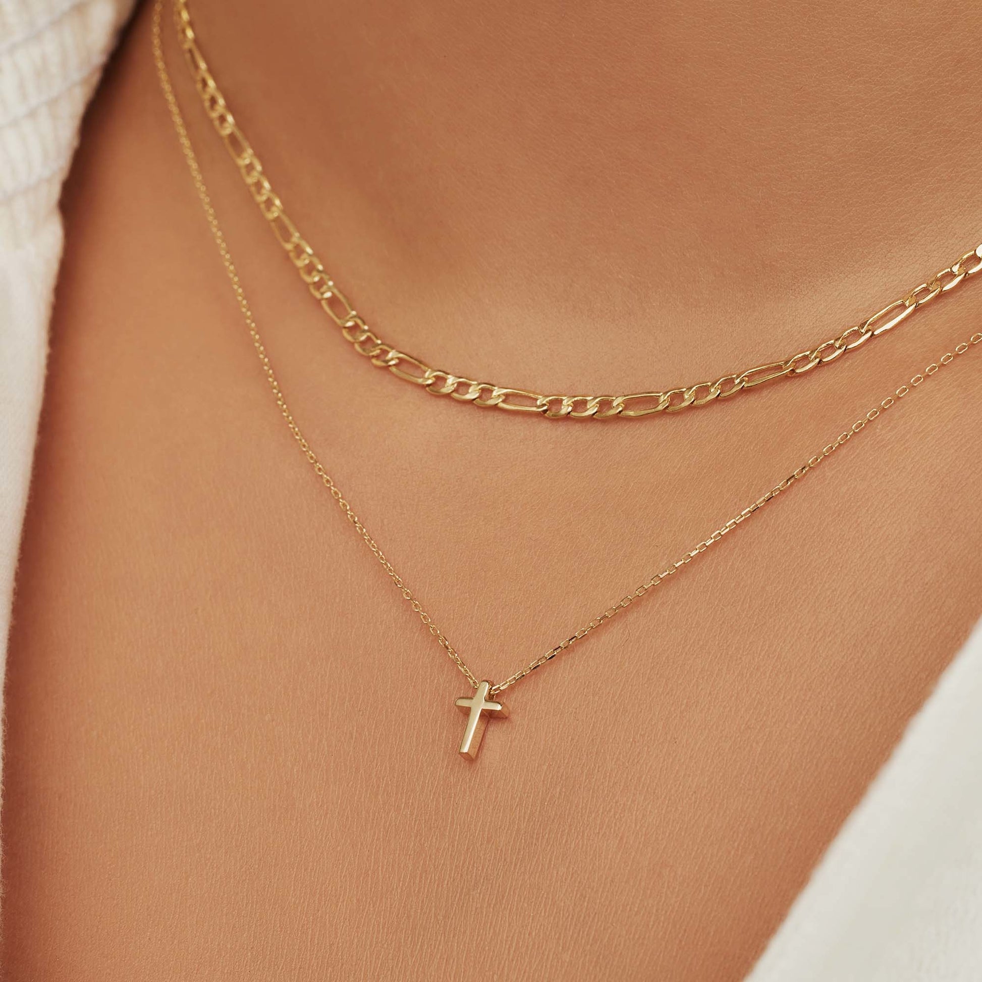 Monceau Solange 14 karat gold necklace with cross -  - Isabel Bernard