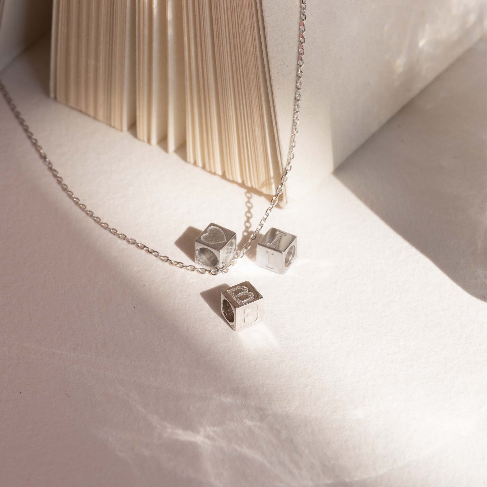 Cadeau d'Isabel 14 karat white gold cube initial charm with letter and white gold necklace gift set - - Isabel Bernard