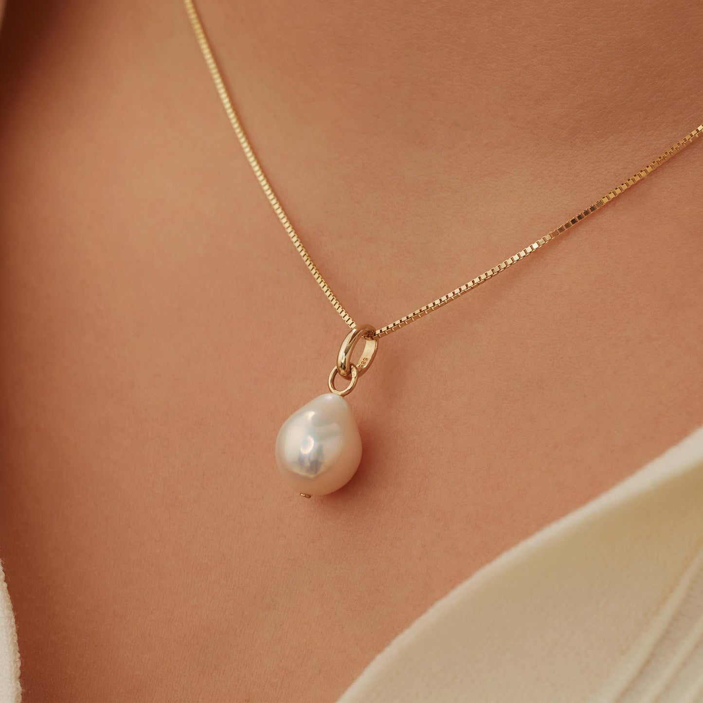 Belleville Luna 14 karat gold charm with freshwater pearl -  - Isabel Bernard