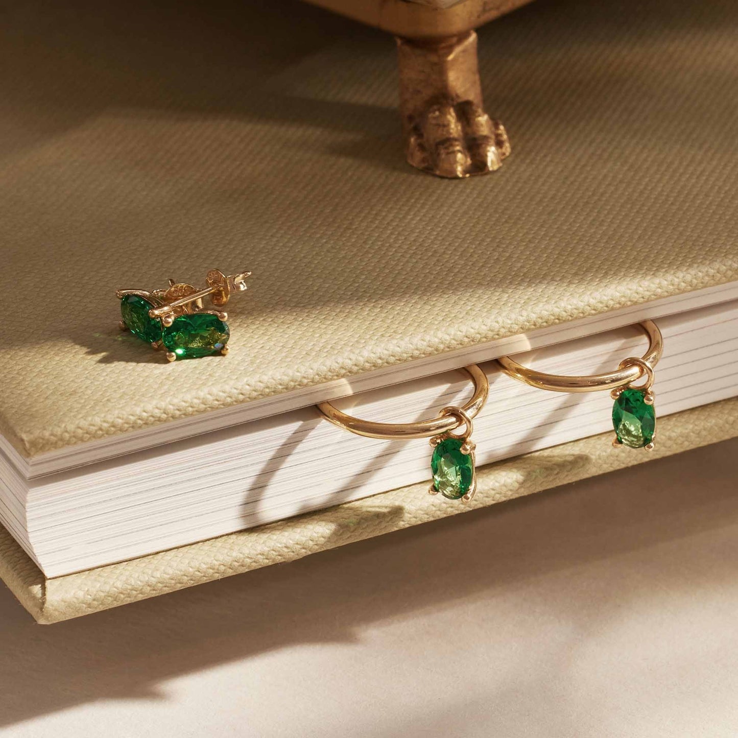 Baguette Olivia 14 karat gold stud ear studs with green zirconia stone -  - Isabel Bernard