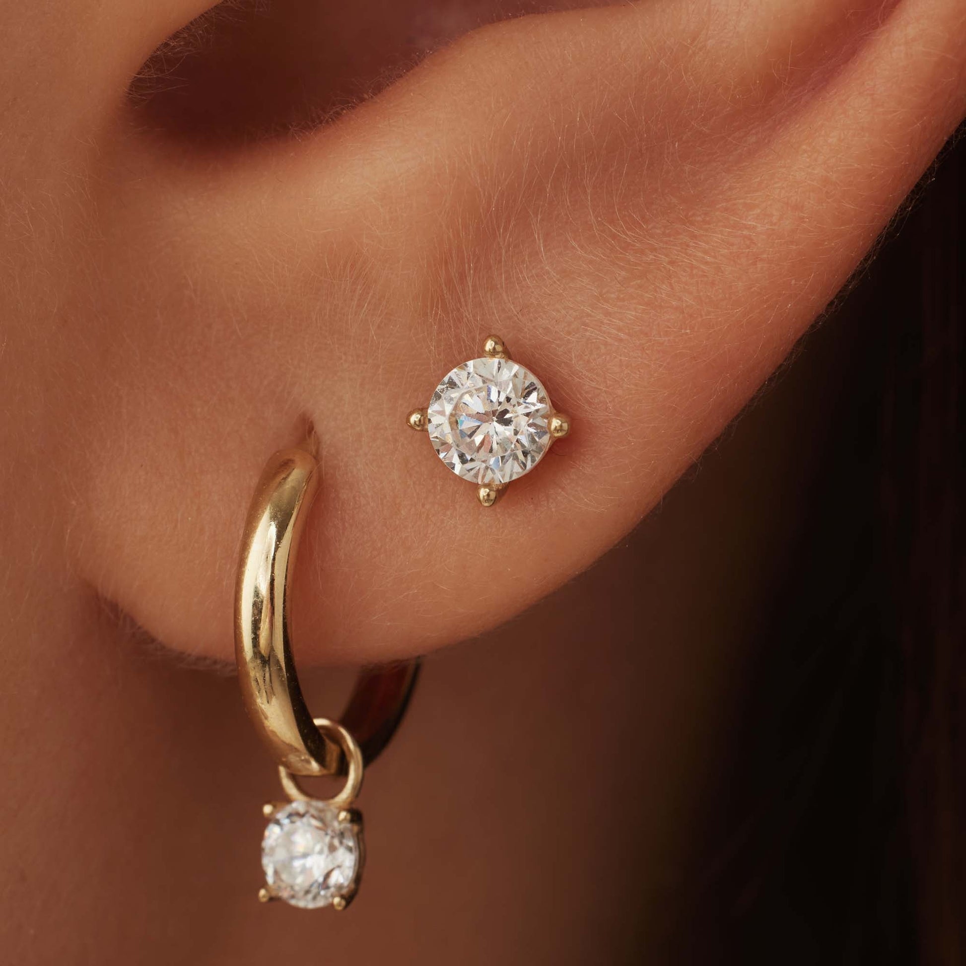 Le Marais Lourdes 14 karat gold ear studs with zirconia stone -  - Isabel Bernard