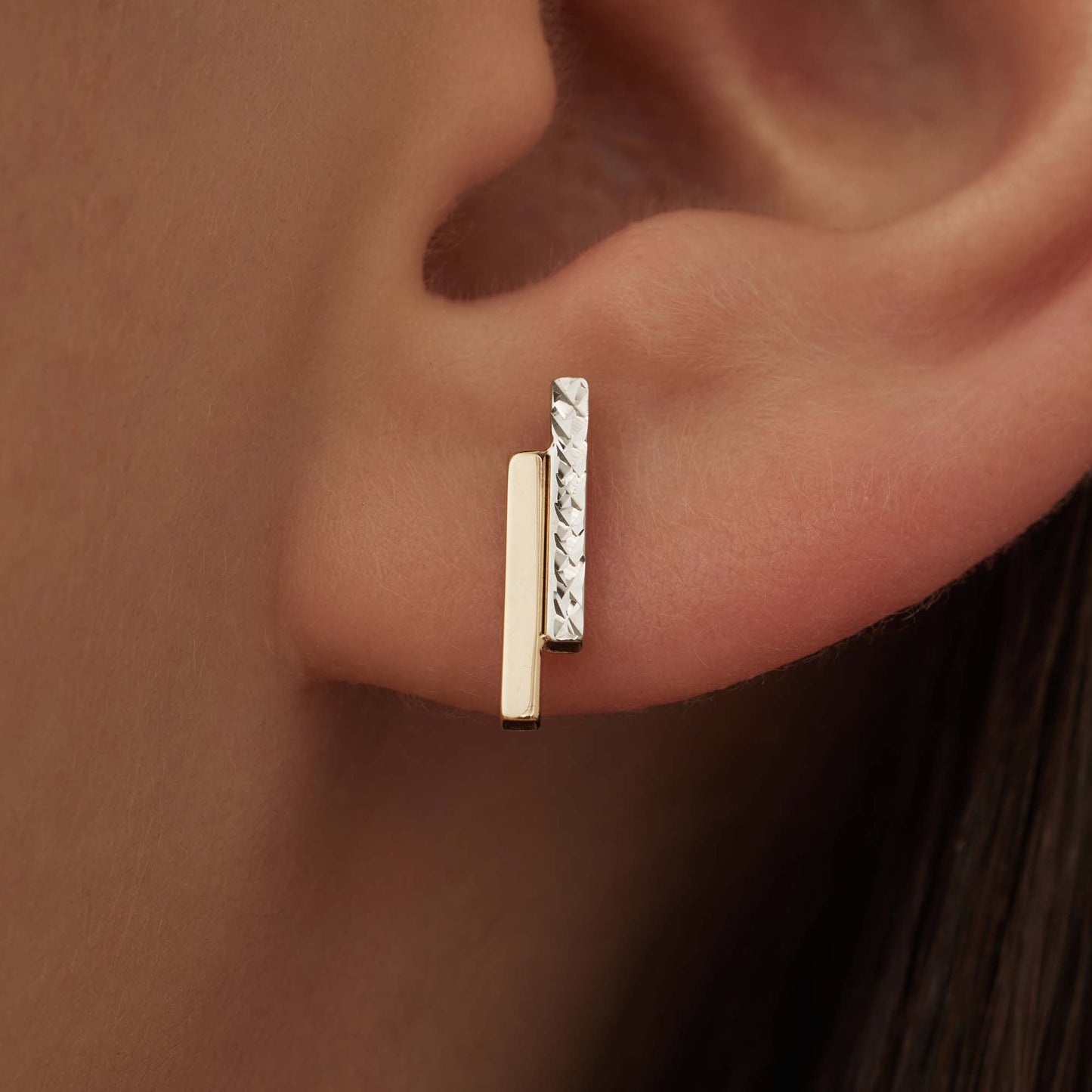 Le Marais Alice 14 karat gold ear studs with diamond cut -  - Isabel Bernard