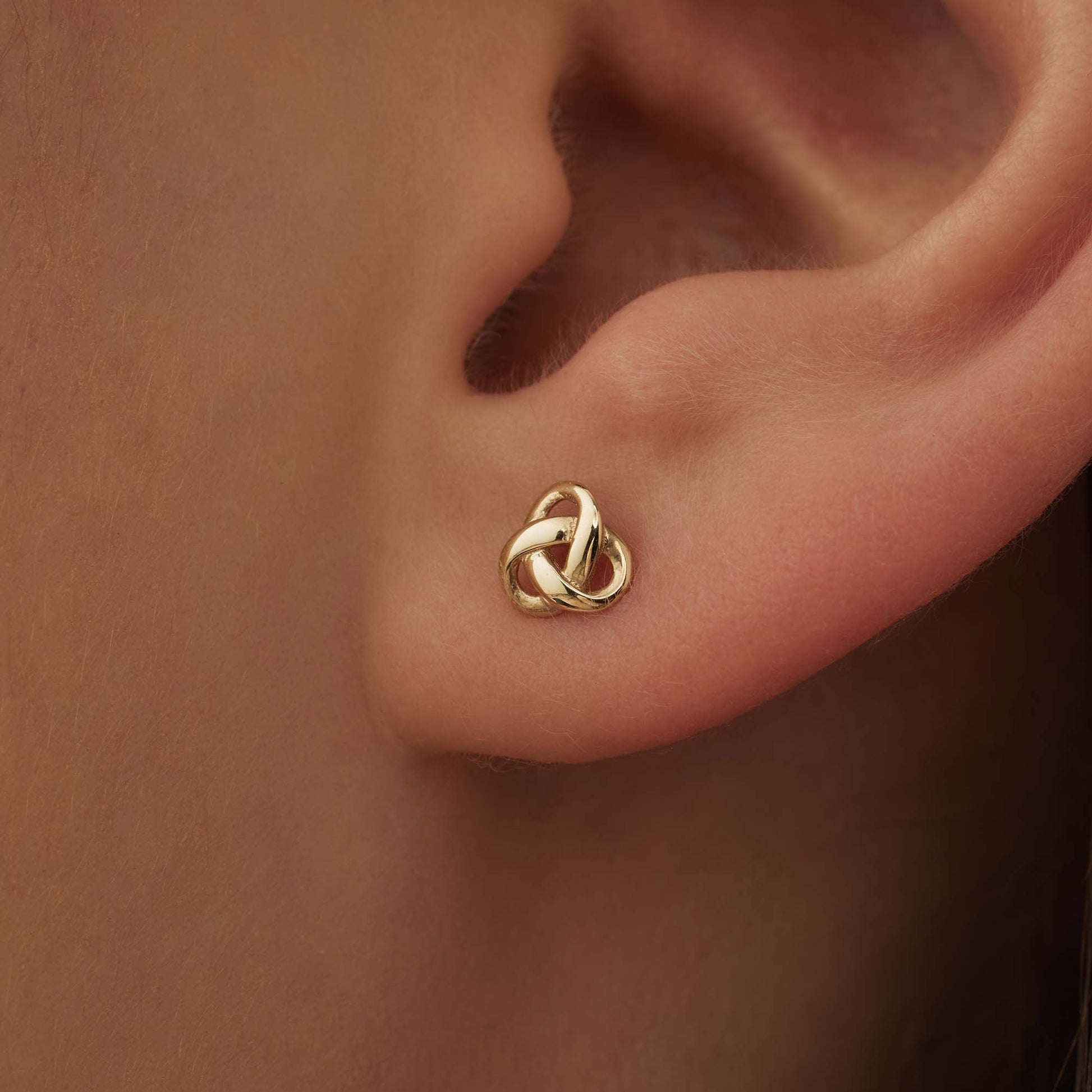 Rivoli Méline 14 karat gold ear studs with knot -  - Isabel Bernard