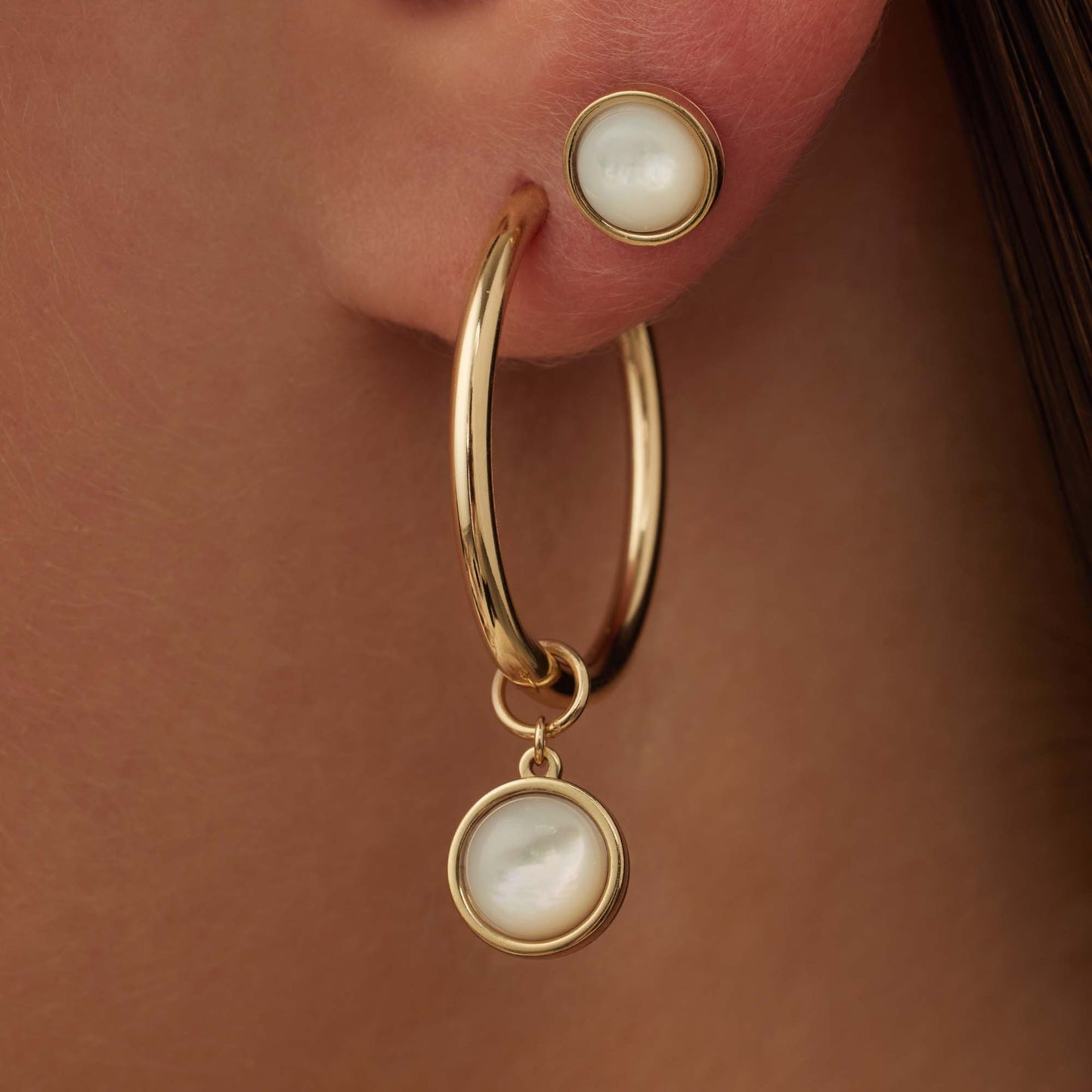 Belleville Marguerite 14 karat gold ear studs with mother of pearl gemstone -  - Isabel Bernard