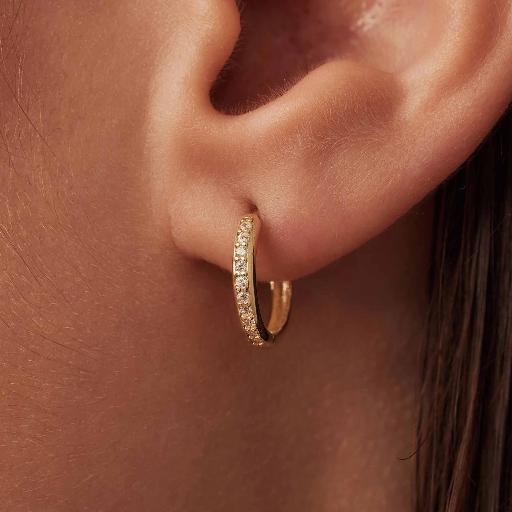 Le Marais Merle 14 karat gold hoop earrings with zirconia (10 mm) -  - Isabel Bernard