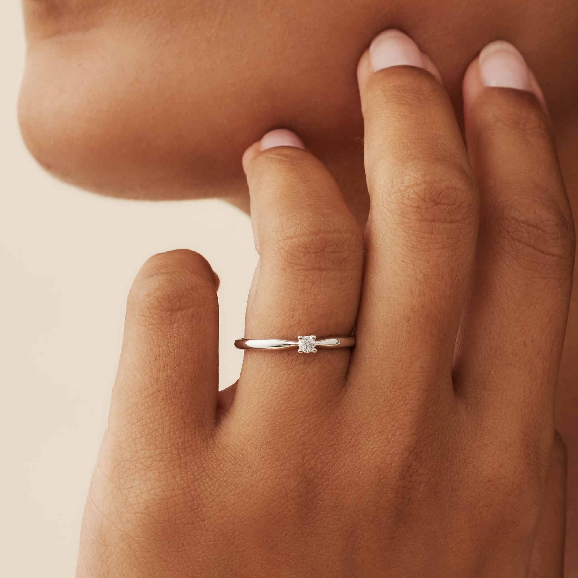 De la Paix Christine anello in oro bianco 14 carati con diamanti 0.10 carati