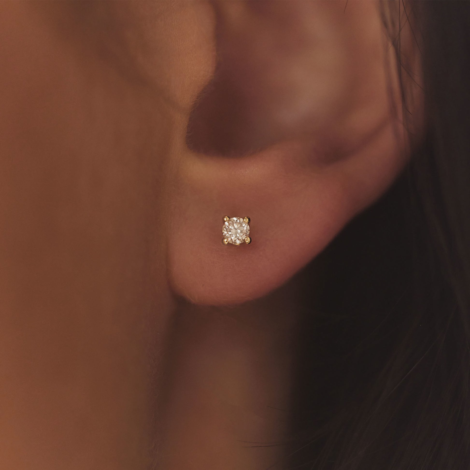 De la Paix Christine 14 karat gold stud ear studs with diamond 0.20 carat -  - Isabel Bernard