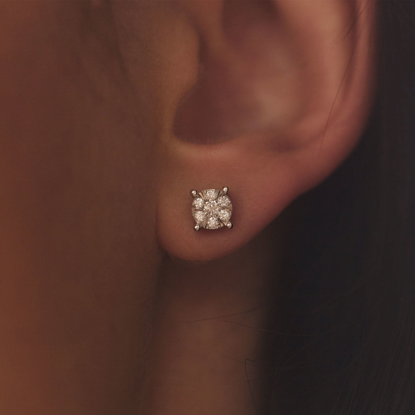 De la Paix Hanaé 14 karat white gold ear studs with diamond 0.28 carat -  - Isabel Bernard