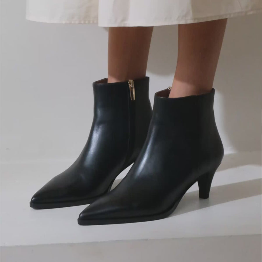 Vendôme Lola black calfskin leather boots - - Isabel Bernard